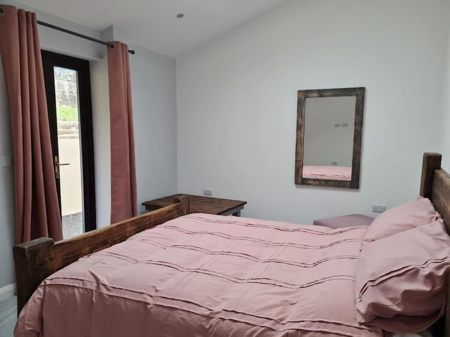 Ferienwohnung The Old Mountain Stables Caerllwyn Ganol Farm Newport  Zimmer foto
