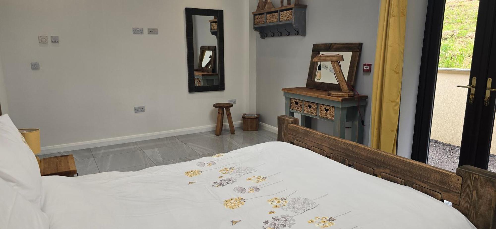 Ferienwohnung The Old Mountain Stables Caerllwyn Ganol Farm Newport  Zimmer foto